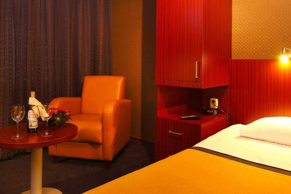 Hotel Parkzicht Veendam Oda fotoğraf